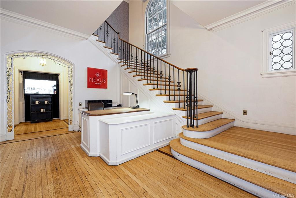 100 White Plains Road