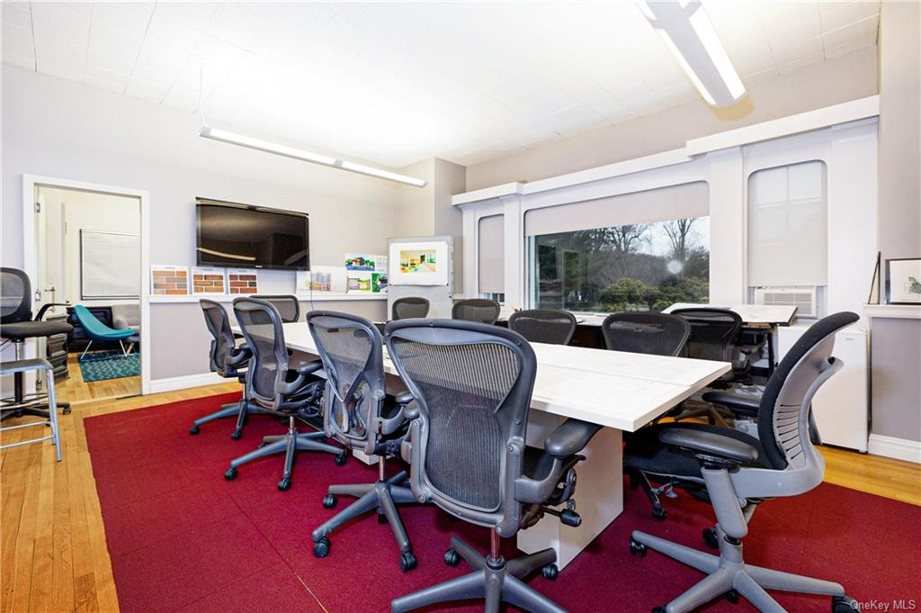 100 White Plains Road