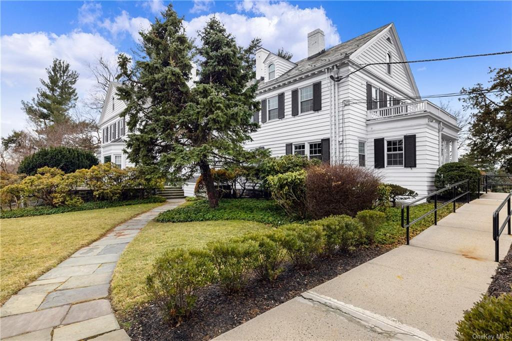 100 White Plains Road