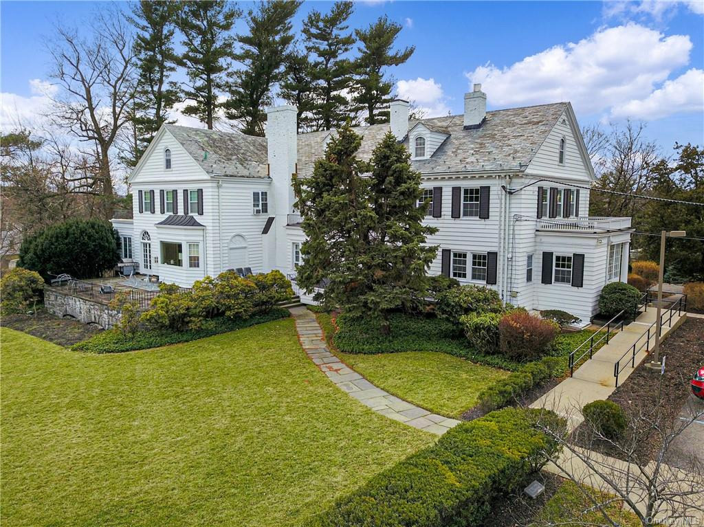 100 White Plains Road