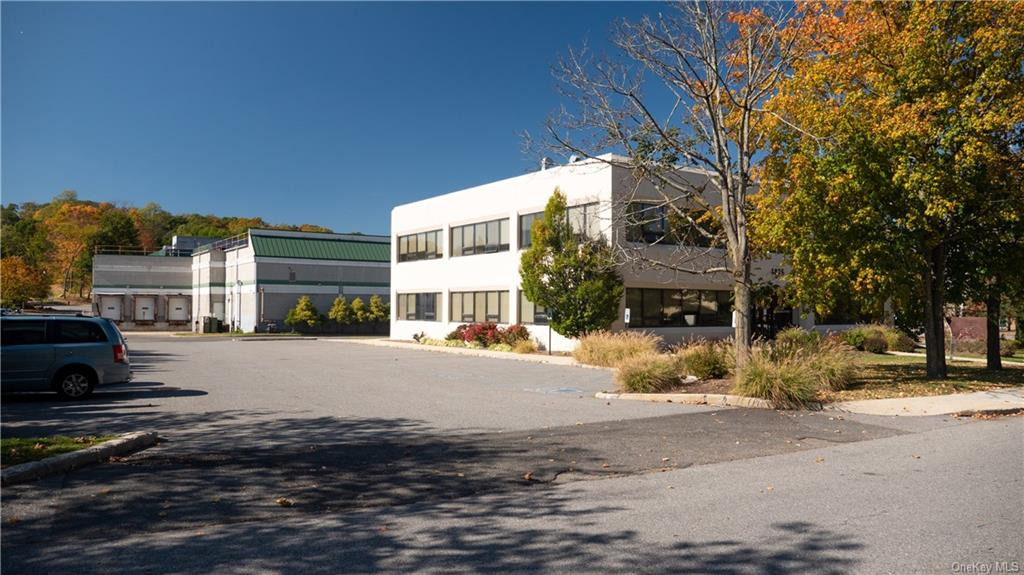 1825 Commerce Street