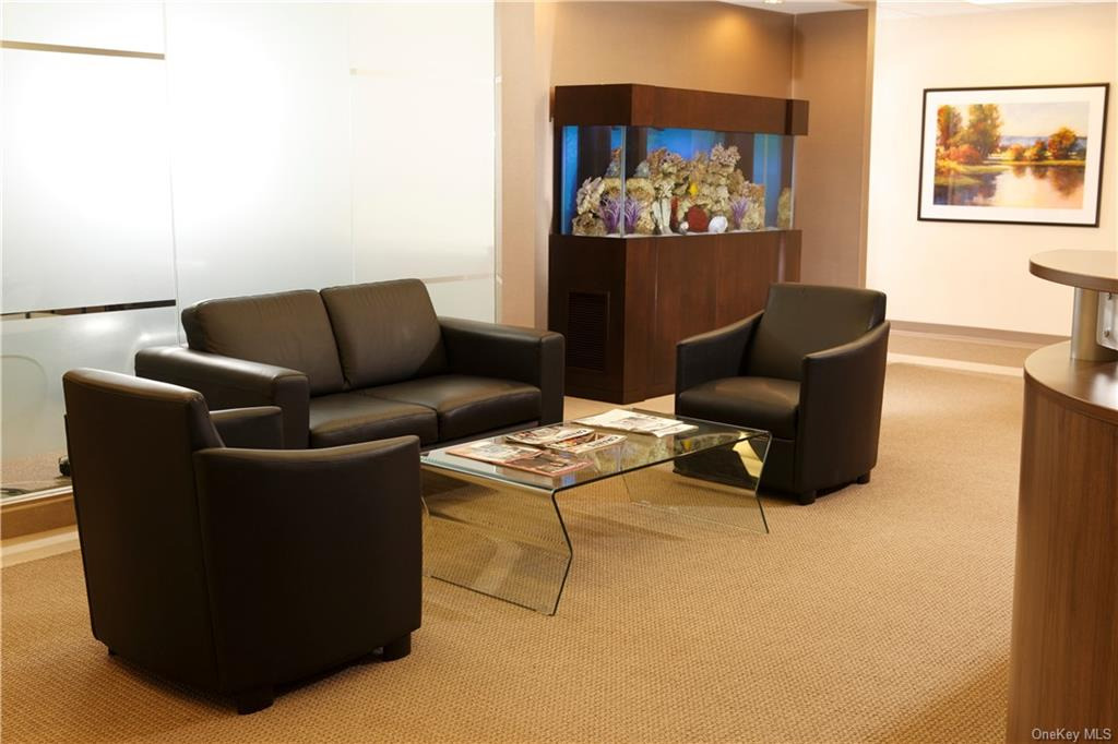 800 Westchester Avenue